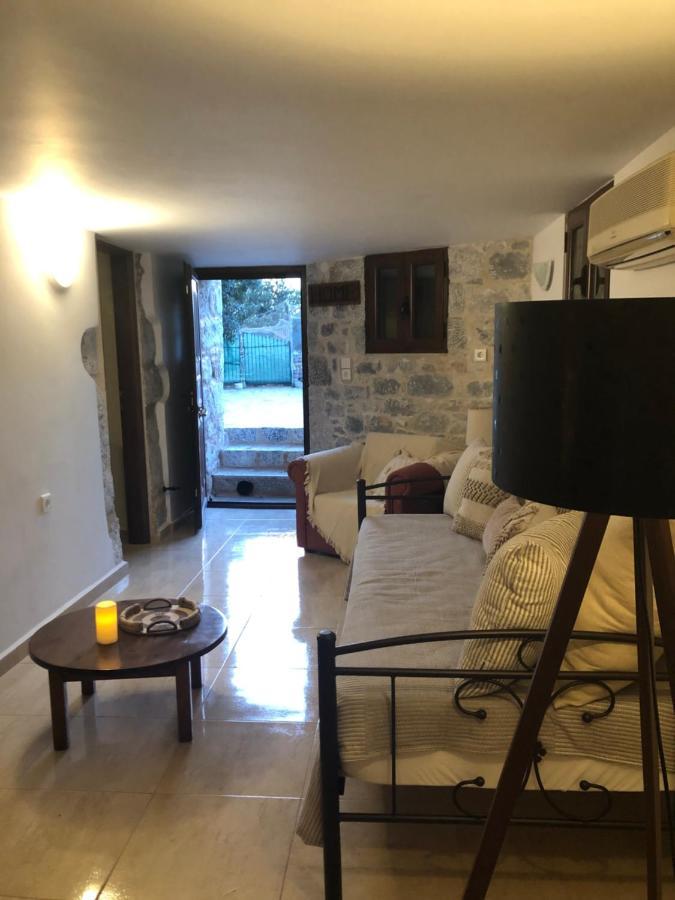 Kamares Cave House 3 Apartment Alika Exterior photo